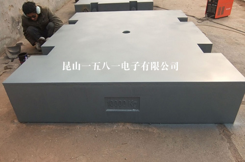 標(biāo)準(zhǔn)5噸圓柱型鑄鐵砝碼